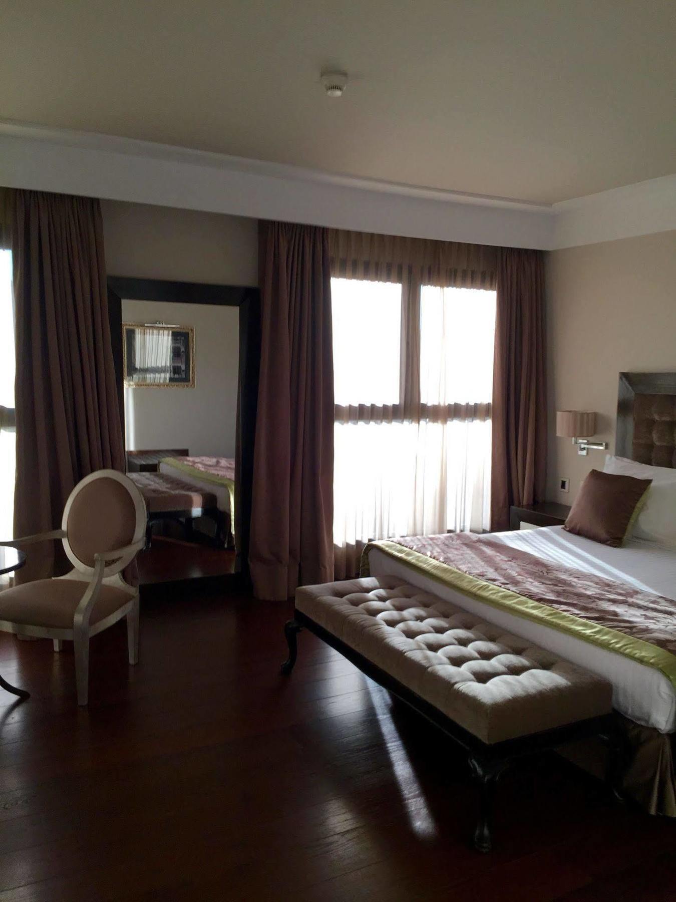 Dehesa Real Hotel Madrid Ngoại thất bức ảnh